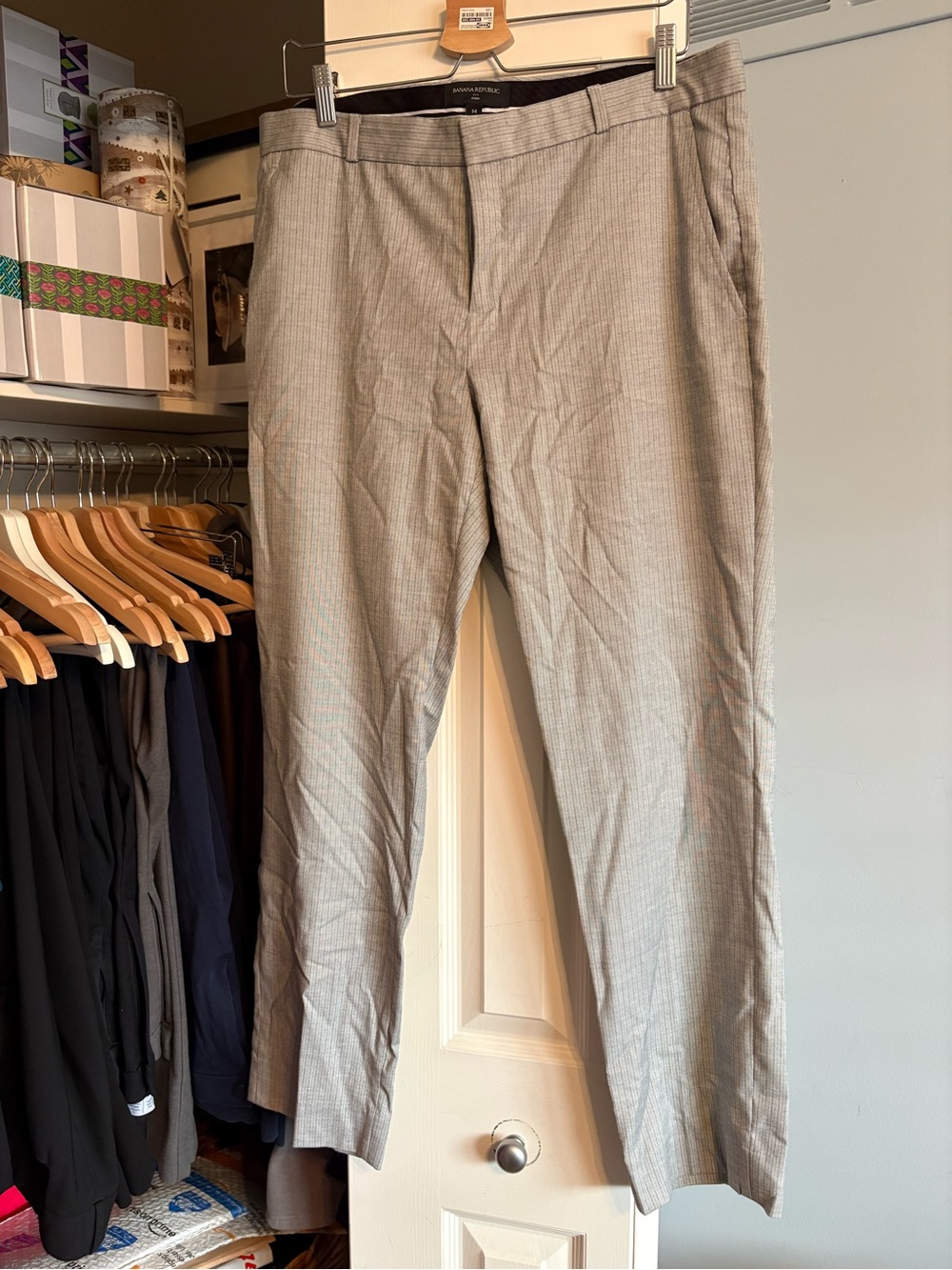 Women’s Banana Republic Ryan Fit Light Grey Striped Dress Pants